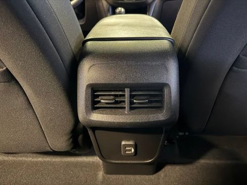 Used 2019 Chevrolet Equinox LT FWD image 18