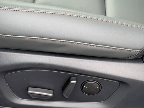 New 2026 Ford Explorer Active w/ Active Comfort Package image 12