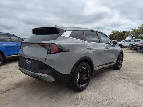 New 2026 Kia Sportage EX image 8