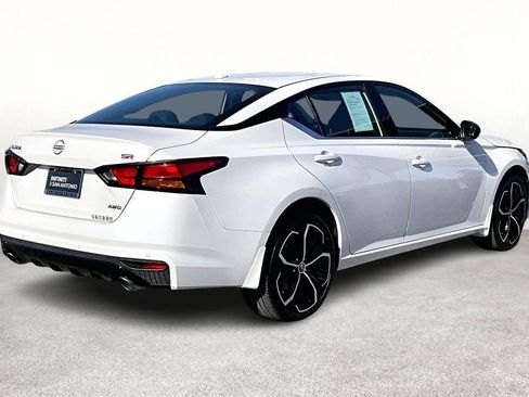 Used 2025 Nissan Altima 2.5 SR image 2