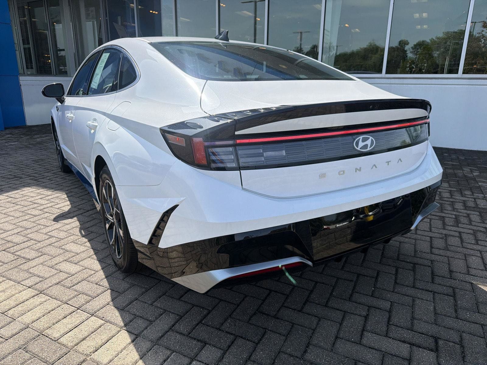 Used 2025 Hyundai Sonata SEL FWD image 3