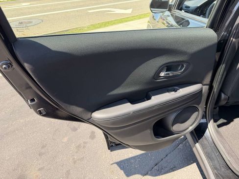 Used 2016 Honda HR-V LX image 14