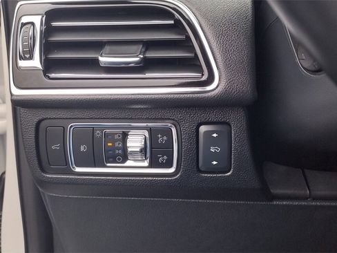 Certified 2024 Lincoln Navigator L Reserve image 17