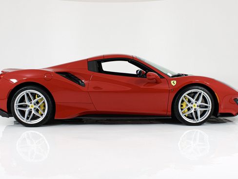 Certified 2019 Ferrari 488 Pista Spider RWD image 15