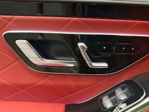 Used 2023 Mercedes-Benz S 580 4MATIC Sedan image 37