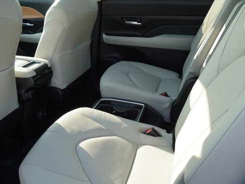 Used 2026 Toyota Grand Highlander AWD image 20