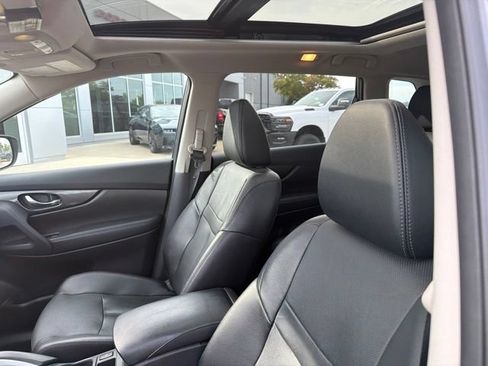 Used 2016 Nissan Rogue SL w/ SL Premium Package AWD/4WD image 8