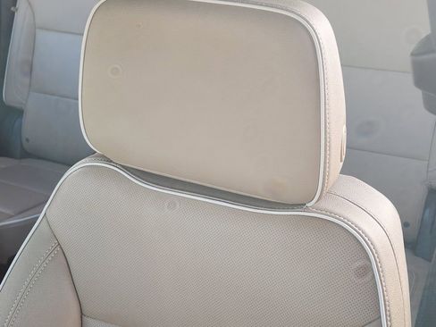 Used 2023 Chevrolet Tahoe Premier w/ Premium Package image 15