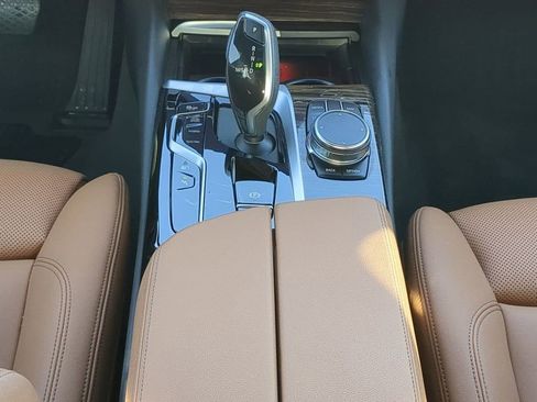 Used 2023 BMW 530e w/ Convenience Package image 20