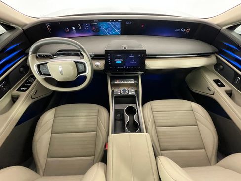 Used 2025 Lincoln Nautilus Reserve image 10