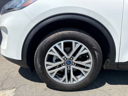Used 2022 Ford Escape SEL w/ Technology Package AWD/4WD image 5