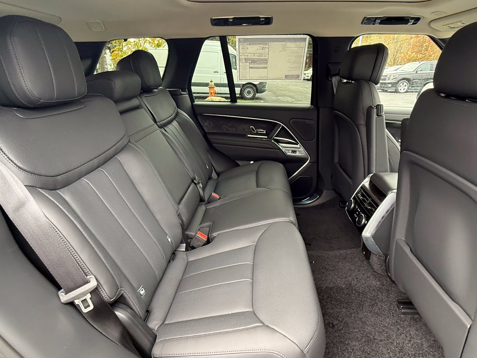 New 2025 Land Rover Range Rover SE AWD/4WD image 18