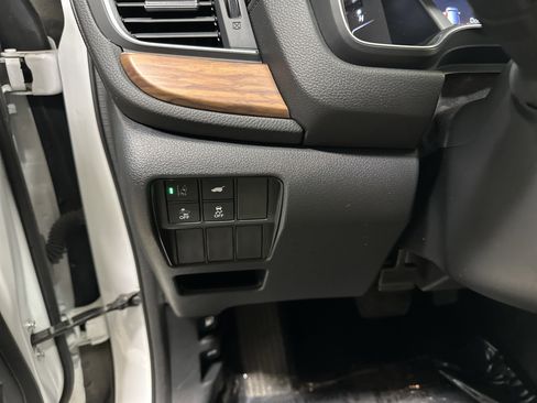 Used 2020 Honda CR-V Touring image 37
