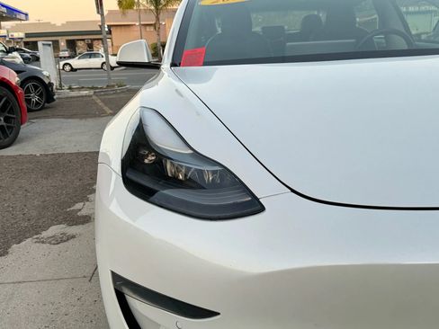 Used 2021 Tesla Model 3 Standard Range Plus image 4