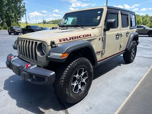 Used 2022 Jeep Wrangler Unlimited Rubicon w/ Dual Top Group AWD/4WD image 3