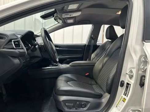 Used 2024 Toyota Camry SE FWD image 8