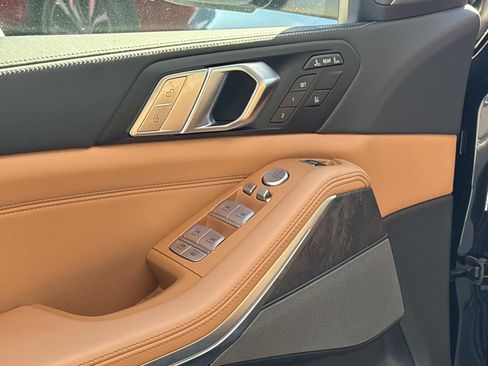 New 2026 BMW X7 xDrive40i w/ Premium Package image 19