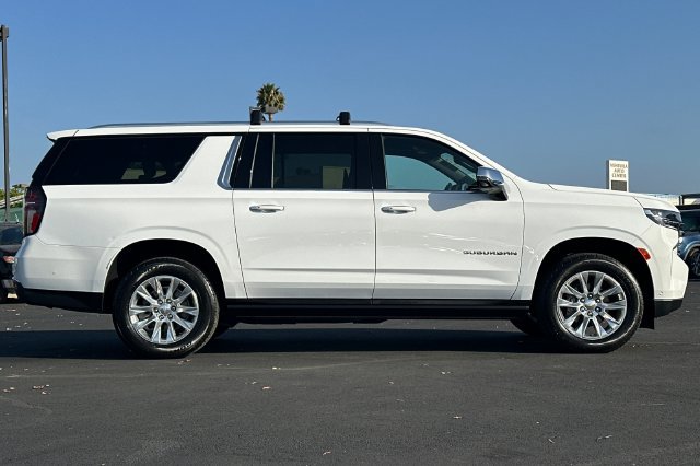 Used 2024 Chevrolet Suburban Premier w/ Advanced Technology Package AWD/4WD image 3