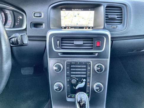 Used 2016 Volvo S60 T5 Premier image 13