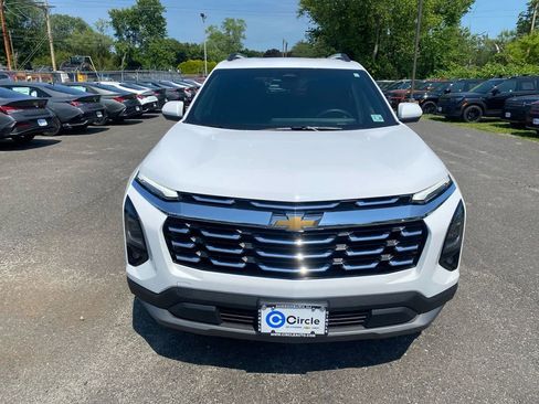 New 2025 Chevrolet Equinox LT w/ Convenience Package II image 3