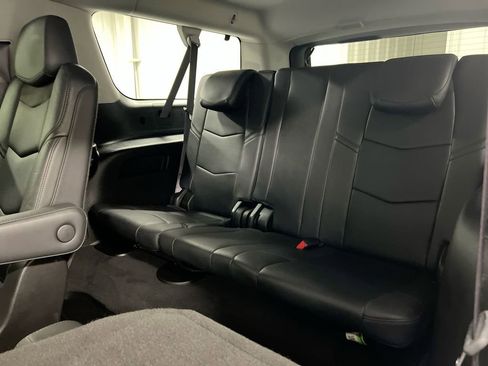 Used 2017 Cadillac Escalade ESV Luxury image 24