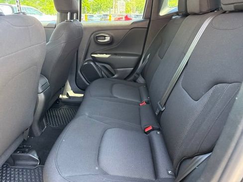 Used 2023 Jeep Renegade Latitude AWD/4WD image 22