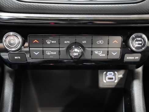 New 2026 Jeep Compass Latitude image 29