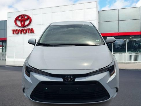 Used 2025 Toyota Corolla LE FWD image 13
