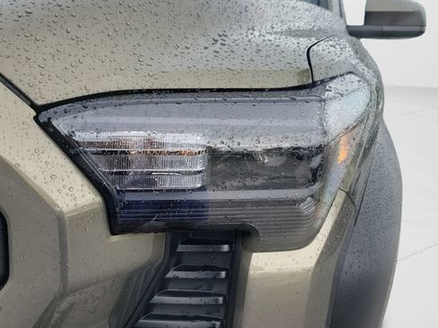Certified 2025 Toyota Tacoma TRD Off-Road AWD/4WD image 24