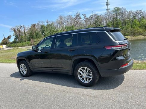 Used 2023 Jeep Grand Cherokee L Laredo image 3