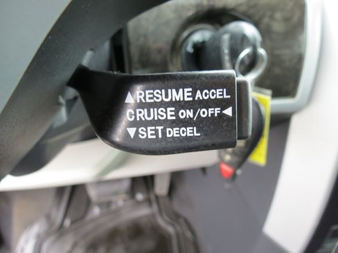 Used 2010 Dodge Grand Caravan SXT w/ Trailer Tow Group FWD image 12