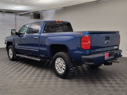 Used 2018 Chevrolet Silverado 2500 High Country AWD/4WD image 3