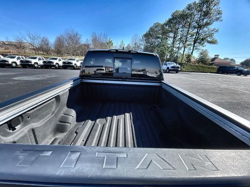 Used 2024 Nissan Titan SV w/ SV Convenience Package image 24