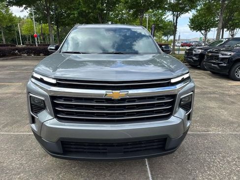 New 2026 Chevrolet Traverse LT w/ LPO, Floor Liner Package FWD image 2