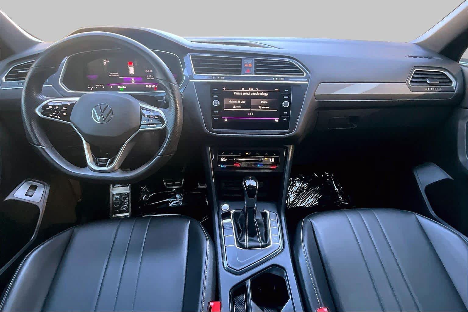 Used 2024 Volkswagen Tiguan SE R-Line FWD image 16