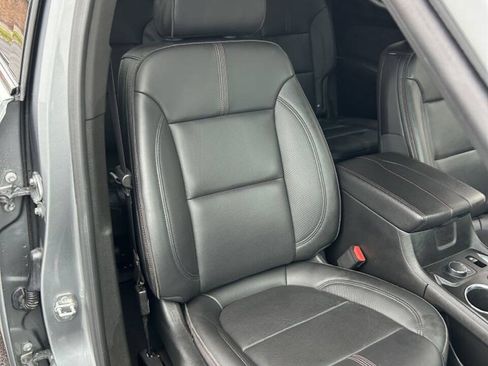 Used 2023 Chevrolet Traverse RS FWD image 27