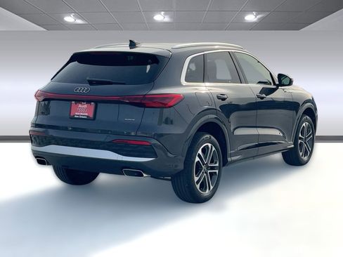 Certified 2025 Audi Q5 Premium Plus w/ Premium Plus image 9