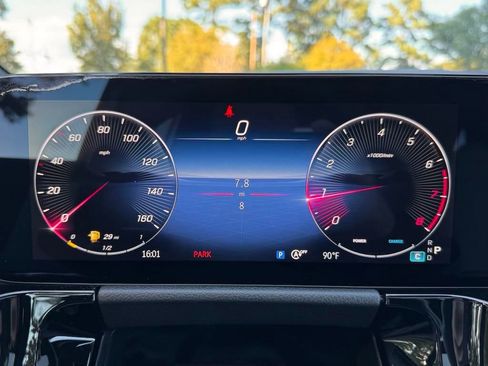 Used 2025 Mercedes-Benz GLA 250 image 24