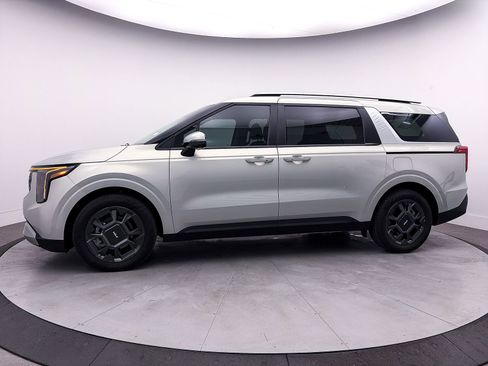 Used 2025 Kia Carnival EX image 43