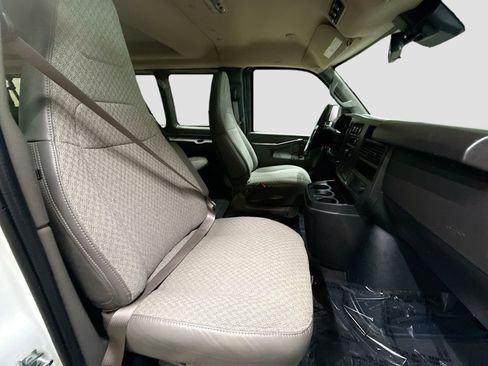 Used 2025 Chevrolet Express 3500 LT w/ LT Preferred Equipment Group RWD image 30