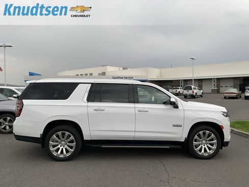 Used 2021 Chevrolet Suburban Premier w/ Texas Edition AWD/4WD image 8