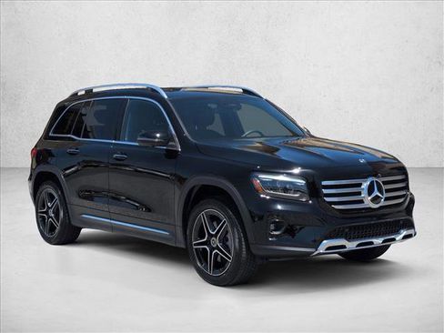 Used 2026 Mercedes-Benz GLB 250 4MATIC image 7
