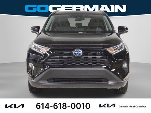 Used 2020 Toyota RAV4 XLE w/ XLE Grade Weather Package AWD/4WD image 2