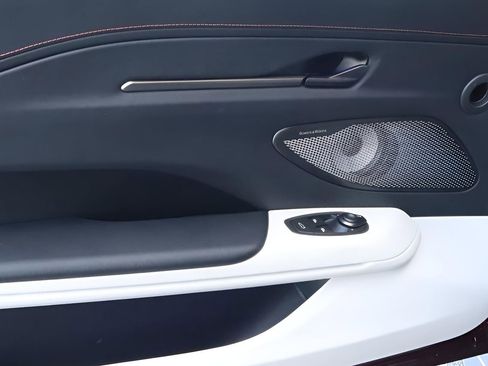 Used 2026 Aston Martin V8 Vantage Coupe RWD image 11