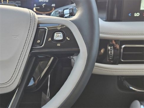 New 2026 Lincoln Aviator 2WD image 27