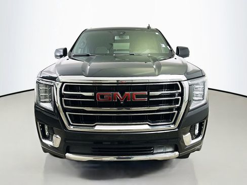 Used 2021 GMC Yukon XL SLT w/ SLT Premium Package image 2