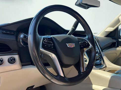 Used 2020 Cadillac Escalade ESV Premium Luxury AWD/4WD image 44