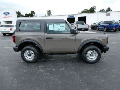 New 2026 Ford Bronco 2-Door AWD/4WD image 2