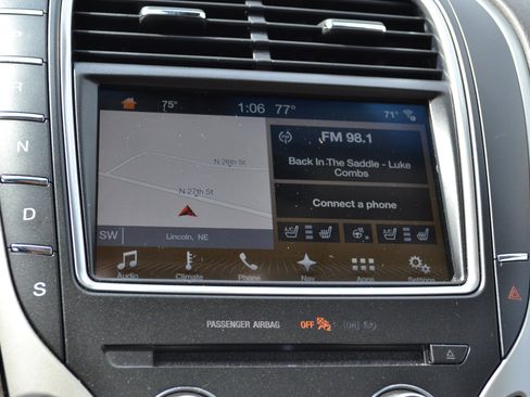 Used 2017 Lincoln MKX Reserve w/ Lincoln MKX Climate Package image 21