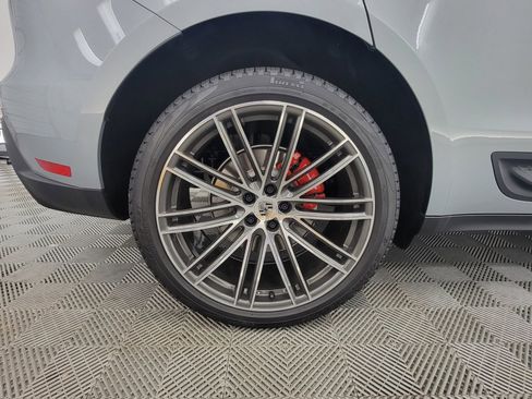 New 2025 Porsche Macan S image 12